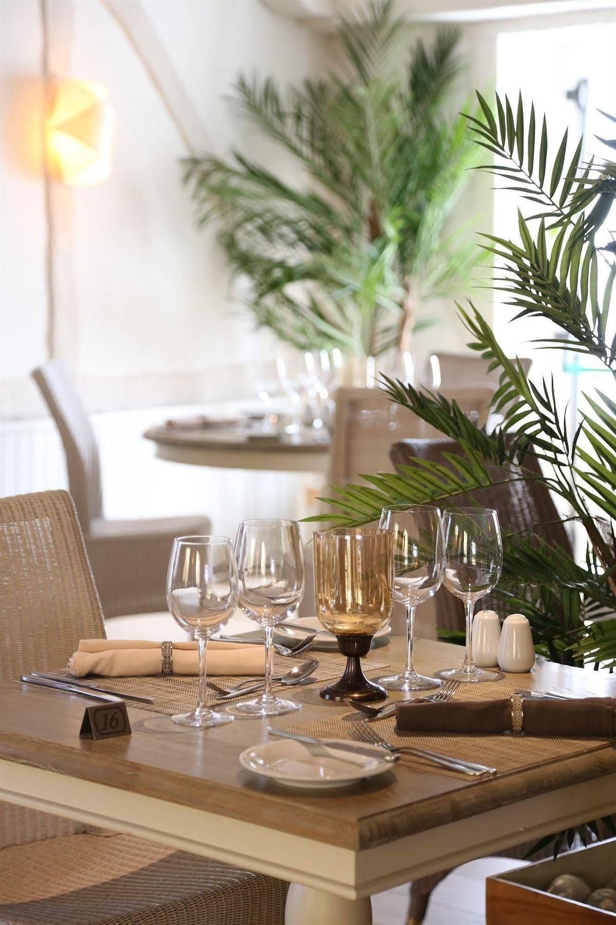 Hotel La Place St Aubin Ngoại thất bức ảnh