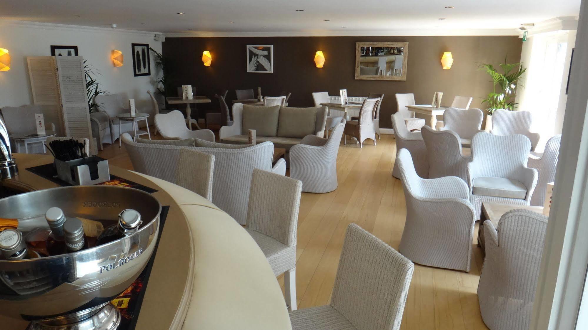 Hotel La Place St Aubin Ngoại thất bức ảnh
